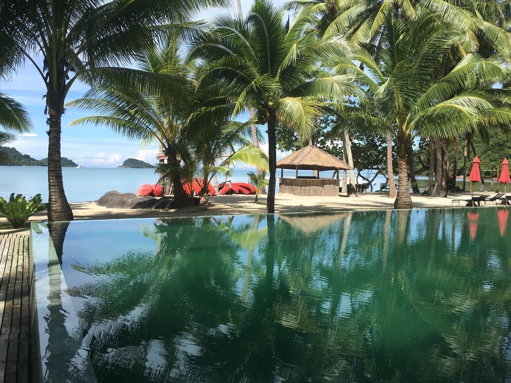 Absolute Beachfront Villa Koh Chang Bagian luar foto